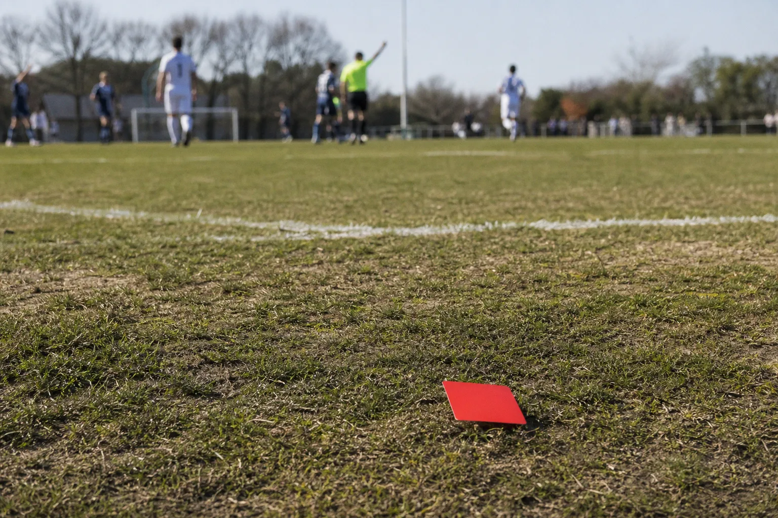 Carton rouge en foot amateur : le barème des suspensions
