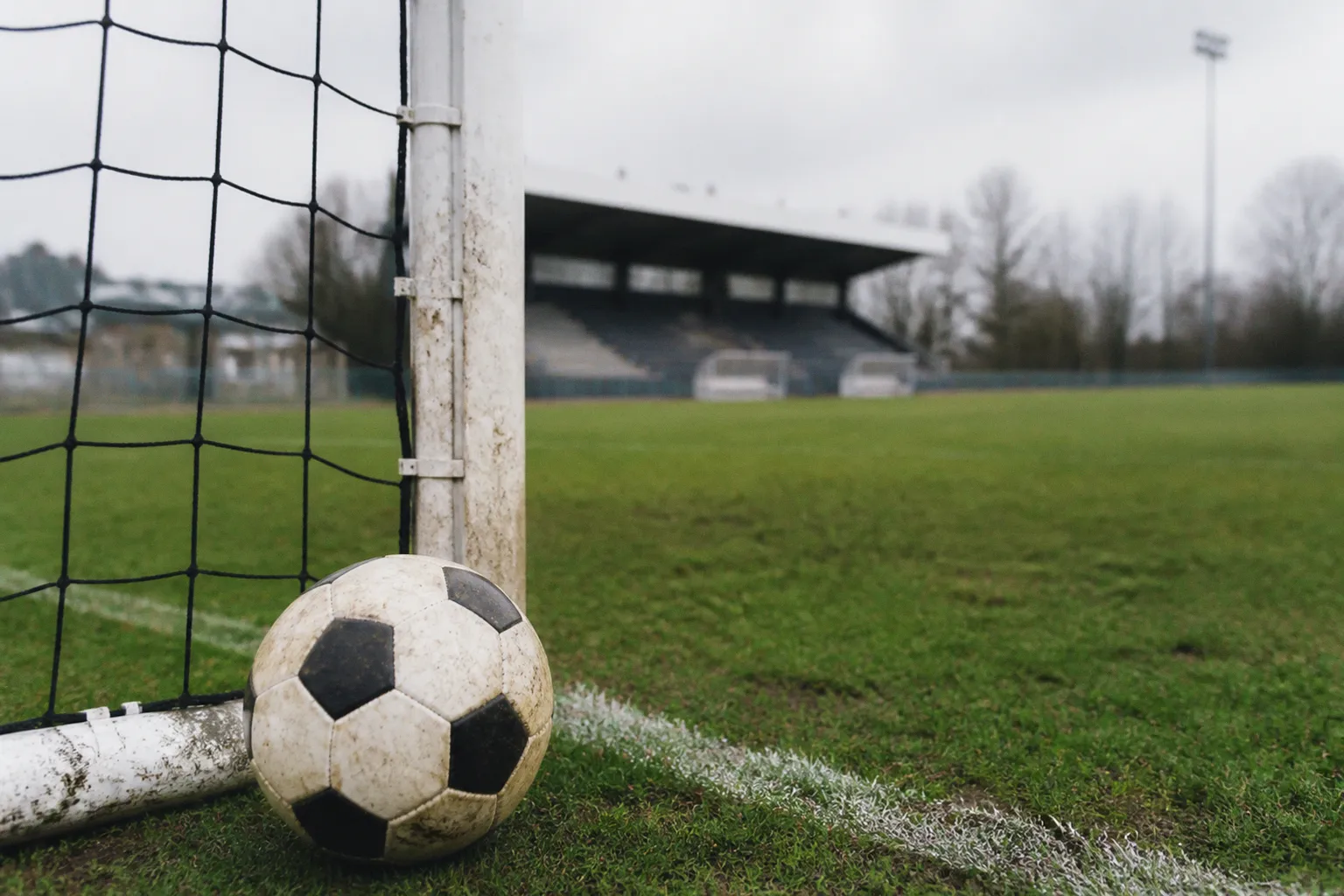 Exploit historique : une équipe féminine amateur terrasse une formation professionnelle