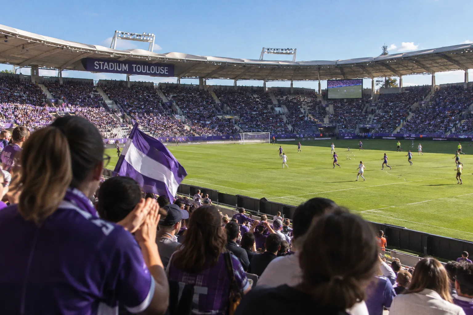 Le Toulouse Football Club féminin retrouve le Stadium pour un match historique