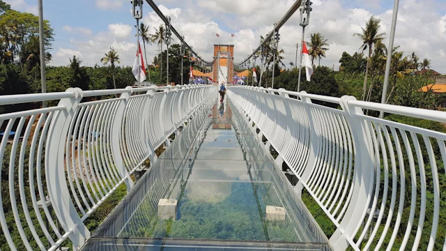 Pont de verre de Blangsingah